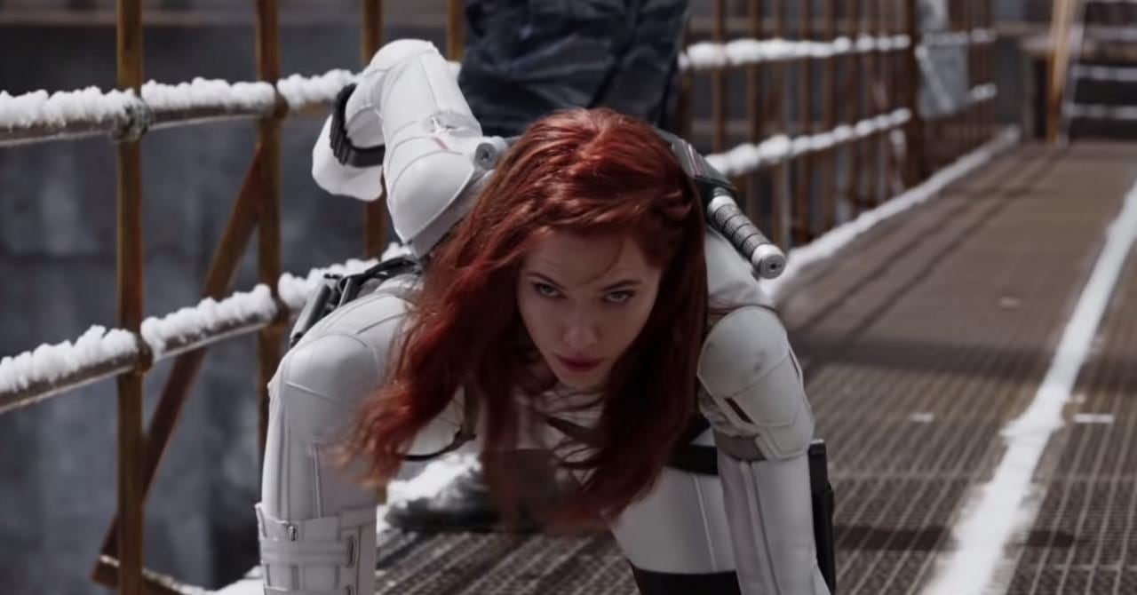 Black Widow traje blanco