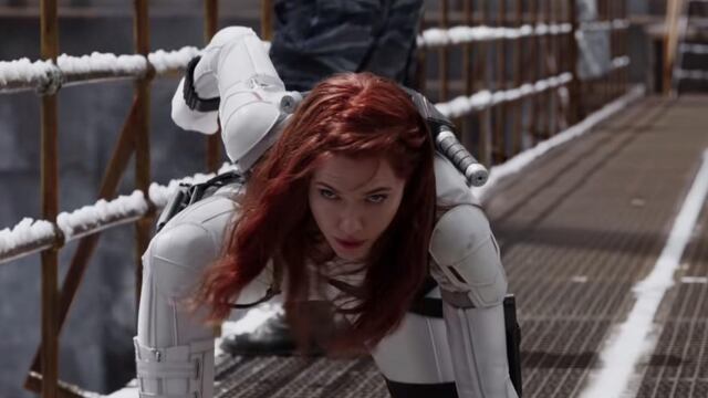 Black Widow traje blanco