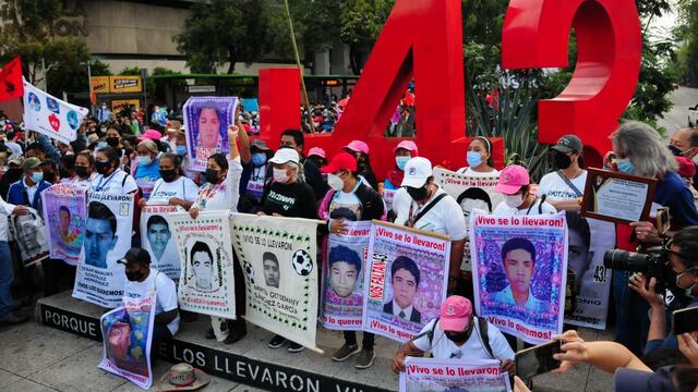 Marcha a 7 años de la desaparición de los 43 normalistas de Ayotzinapa.