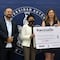 María Lilia Cedillo Ramírez, rectora de la BUAP, entrega cheque del Reciclatón 2023
