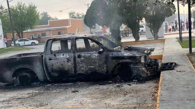 Queman vehículos en Doctor Coss, Nuevo León