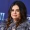 Selena Gómez muestra con orgullo cicatriz de su trasplante de riñón