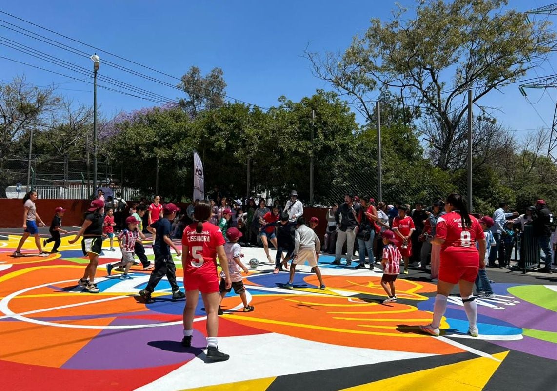 Rehabilitan cancha en Álvaro Obregón con para fomentar participación femenina