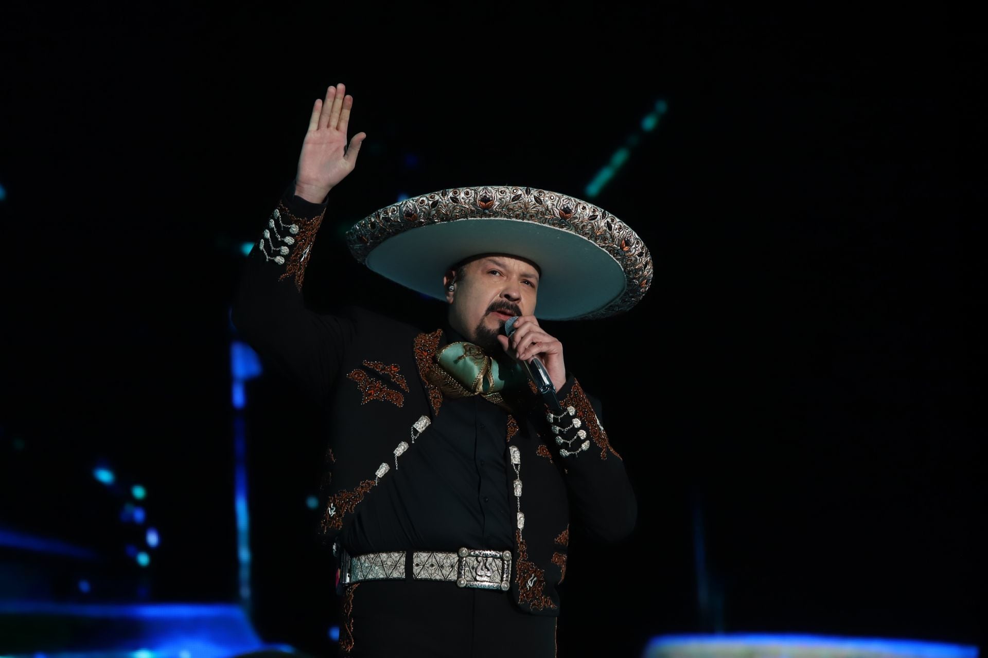 Pepe Aguilar, cantante.