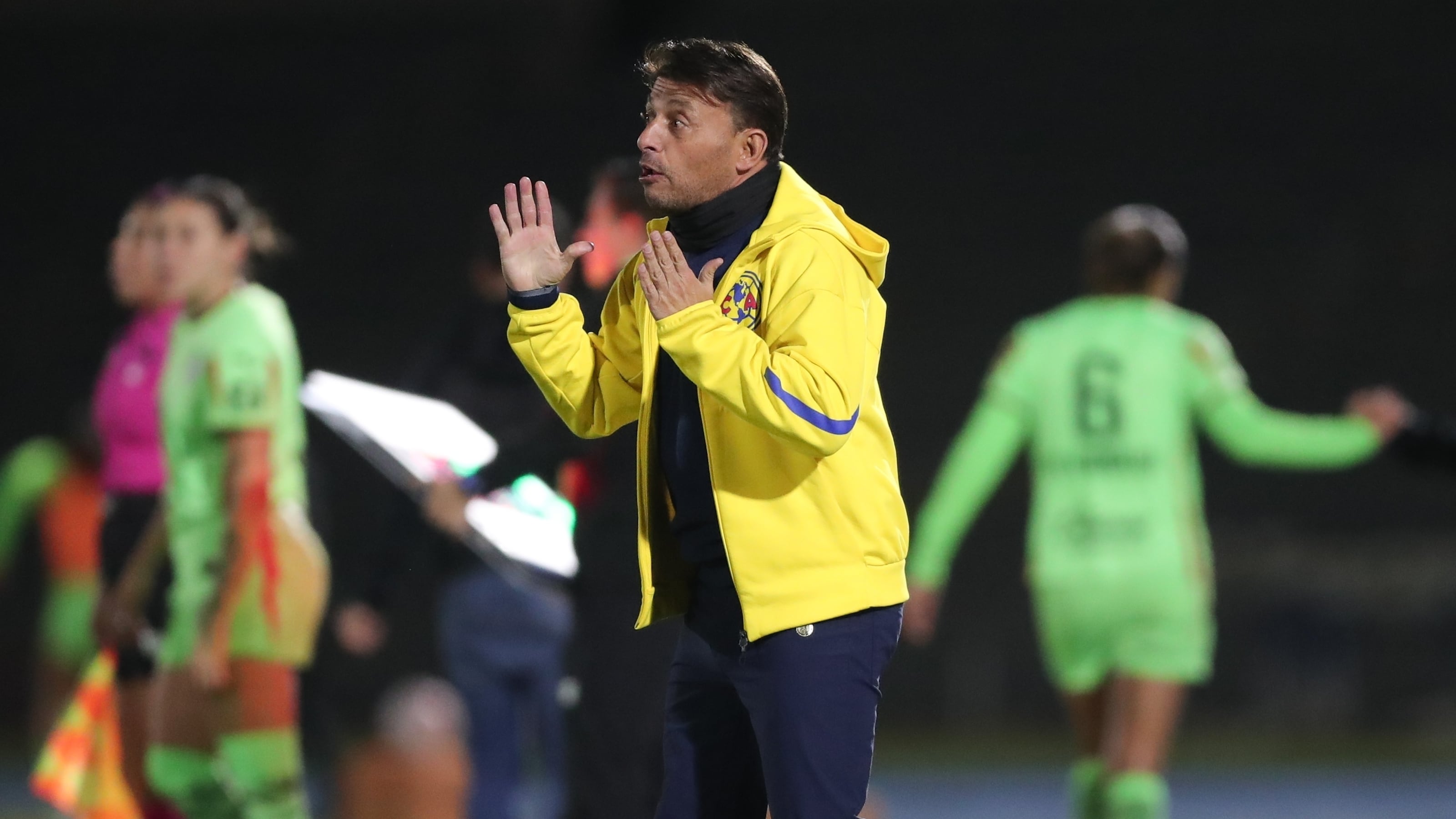 DT de América Femenil insultó a sus jugadoras y desató polémica