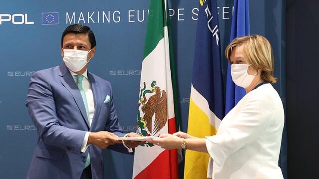 Fabián Medina y Catherine De Bolle