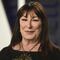 Anjelica Huston, actriz de Morticia Addams, es sobreviviente de cáncer a los 73 años de edad