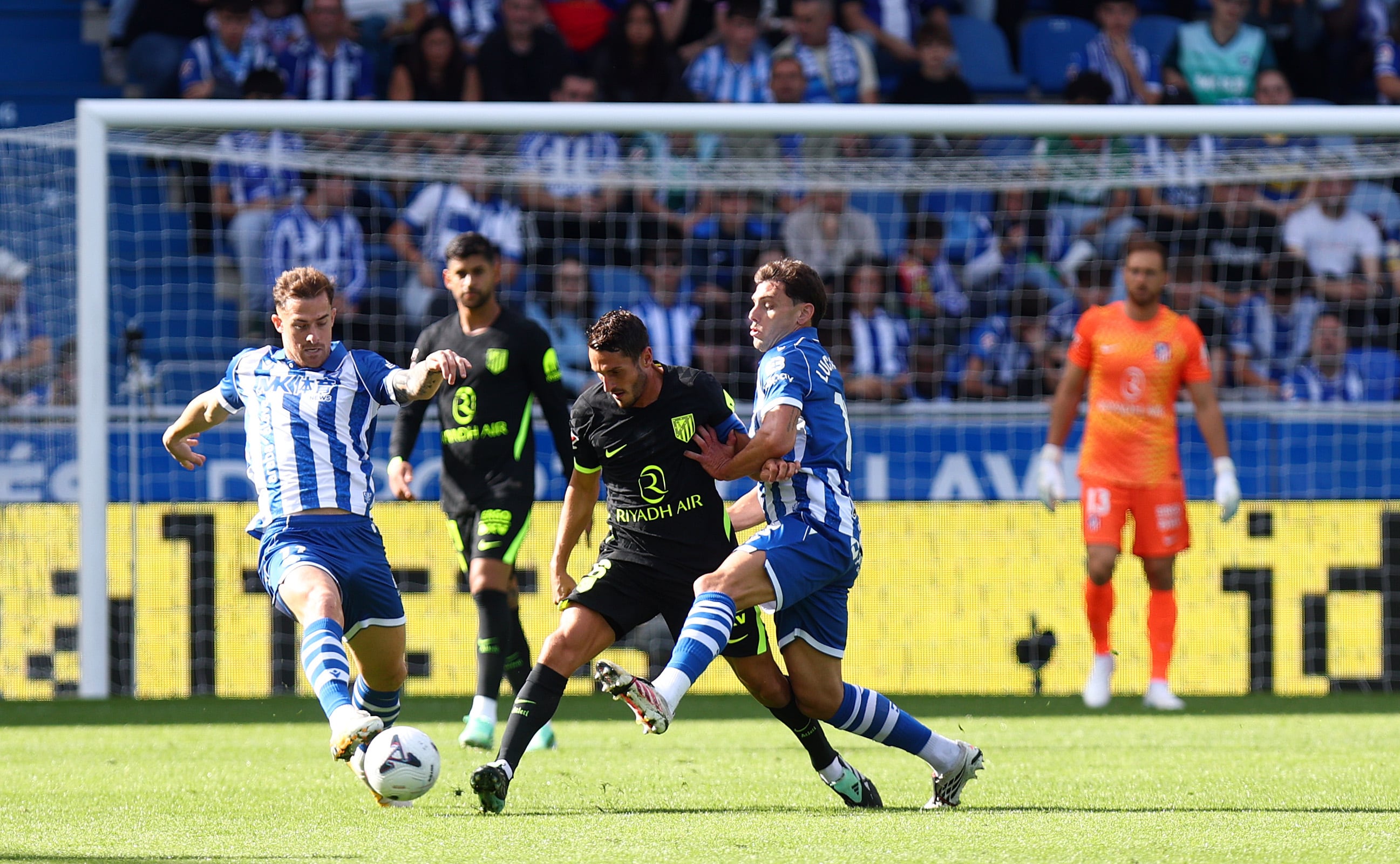 Alavés le dio pelea al Atlético de Madrid