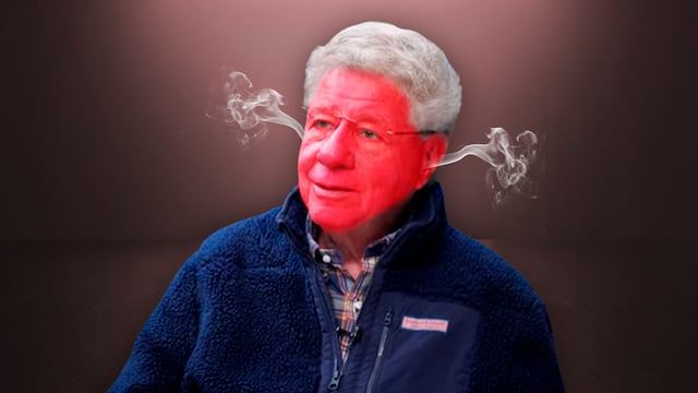 Carlos Alazraki regañó a un trabajador en medio de una transmisión de Atypical Teve