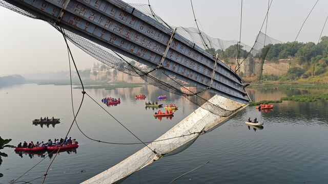 Colapso de puente colgante en India