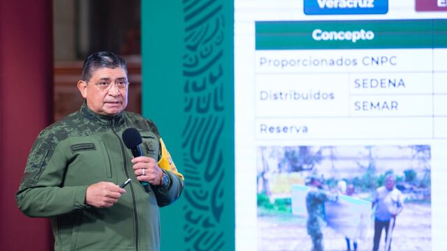 Sedena entrega apoyos que serían den Fonden