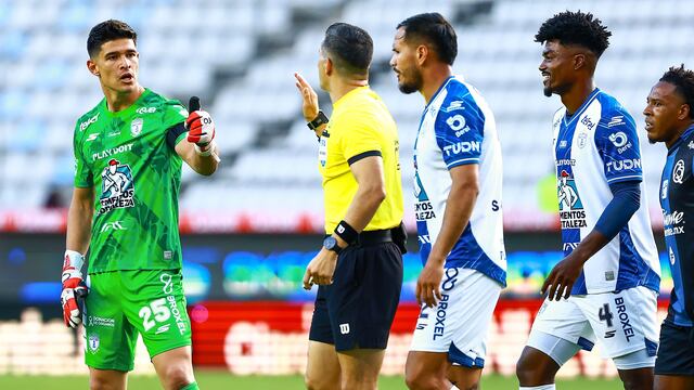 Presidente de Pachuca explota contra sus jugadores tras perder con Querétaro