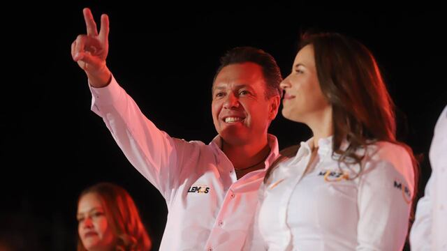 Pablo Lemus arranca campaña en Plaza de Las Américas