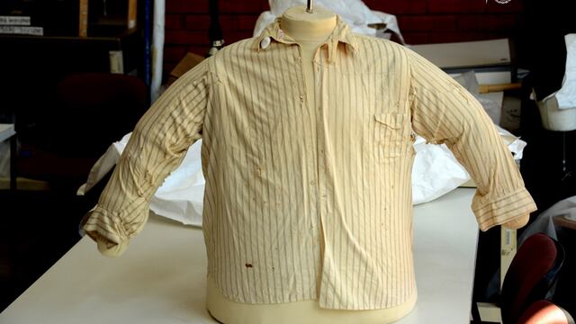 Esta es la camisa que usó el Centauro del Norte el día de su muerte.