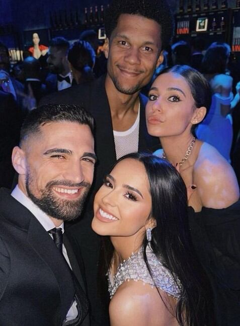 Becky G y Sebastián Francisco Lletget