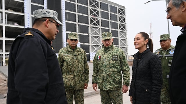 Claudia Sheinbaum y Américo Villarreal se reúnen para evaluar la nueva sede de la Agencia Nacional de Aduanas de México en Nuevo Laredo