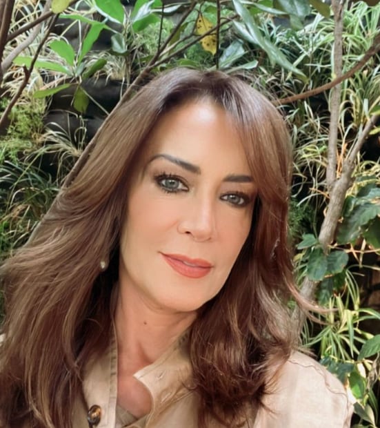 Anette Michel estrena look para Minas de Pasión