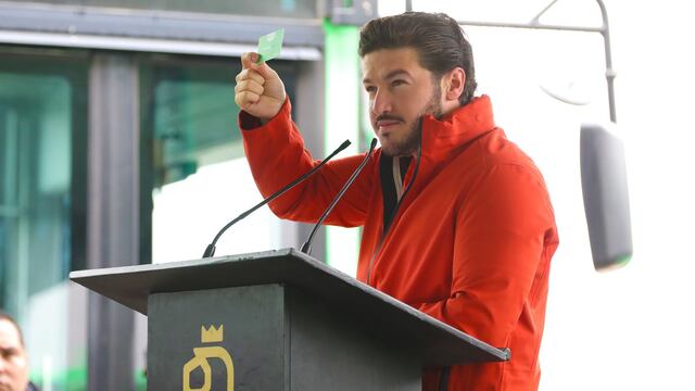 Samuel García arranca el Programa de Entrega de Tarjetas de Transporte Público