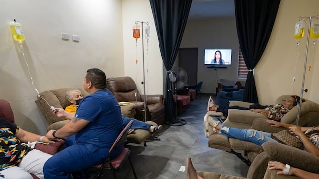 Sueros vitaminados en Sonora se ofrecían como cura para el cáncer y piedras en el riñón