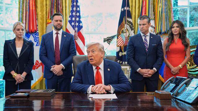 Donald Trump, presidente de Estados Unidos en la Oficina Oval