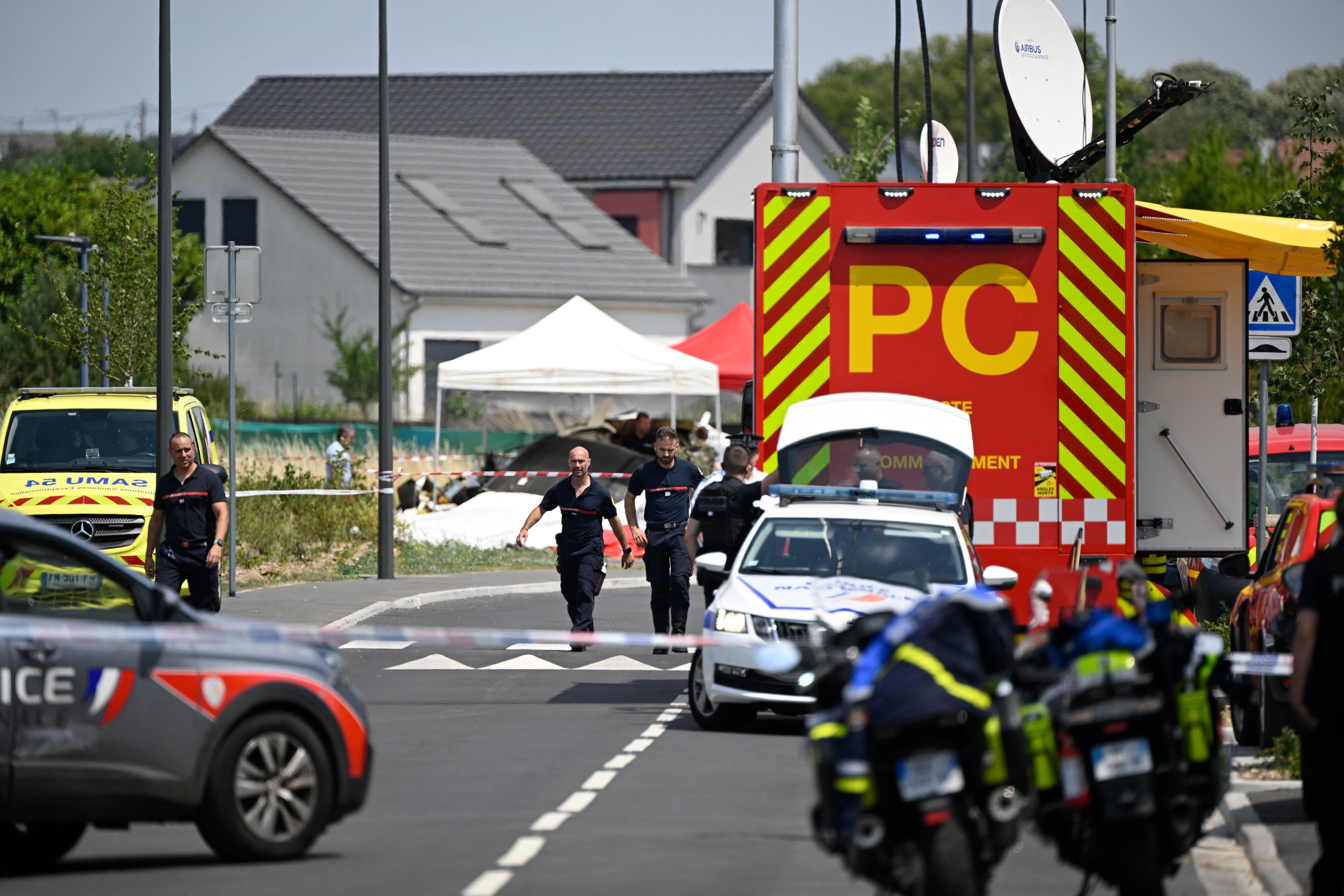 Mueren 11 personas en accidente de avioneta de paracaidismo en Francia
