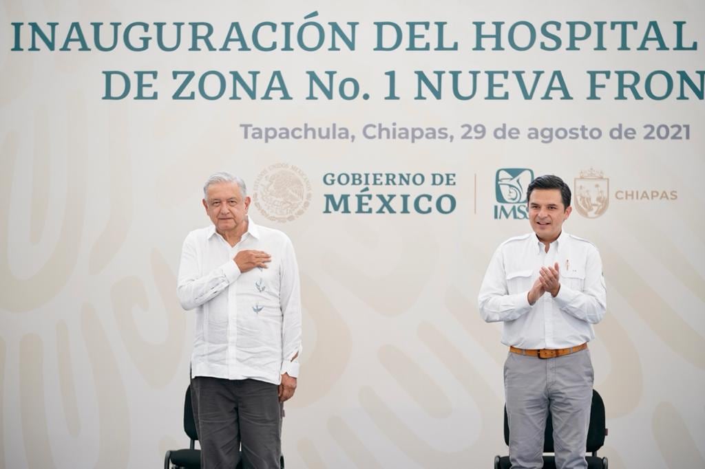 AMLO y Zoé Robledo