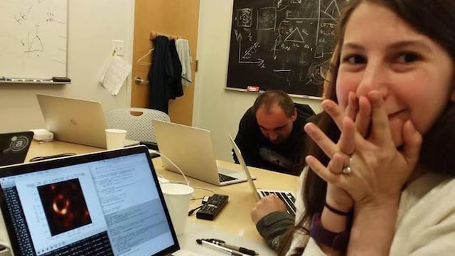 Katie Bouman, científica que participó en la captura de la primera imagen de un agujero negro.