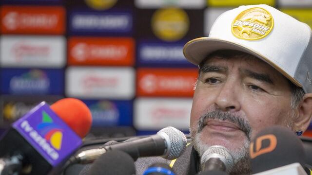 Diego Maradona en conferencia de prensa.