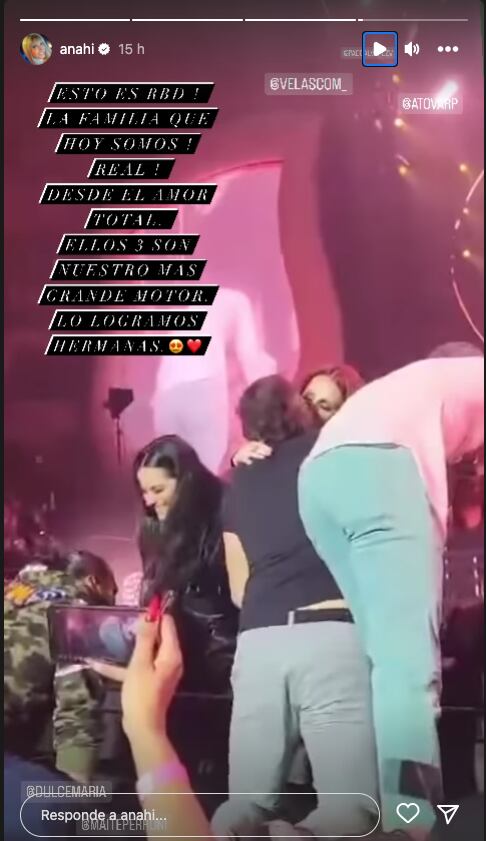 Anahí presume el beso que le dio a su esposo en el escenario, junto a sus compañeras
