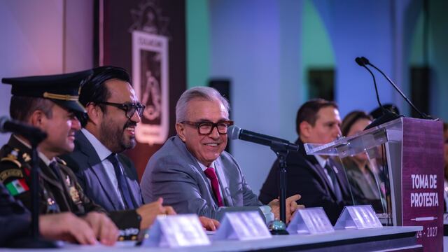 Rubén Rocha en toma de protesta de Juan de Dios Gámez