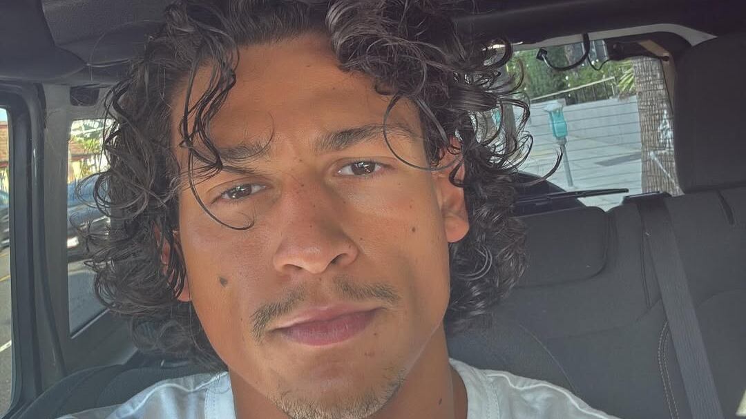 ¿Quién es Emilio Sakraya? El nuevo novio de Rosalía que un beso en las calles de Múnich habría confirmado