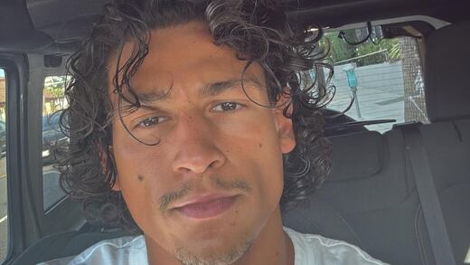 ¿Quién es Emilio Sakraya? El nuevo novio de Rosalía que un beso en las calles de Múnich habría confirmado