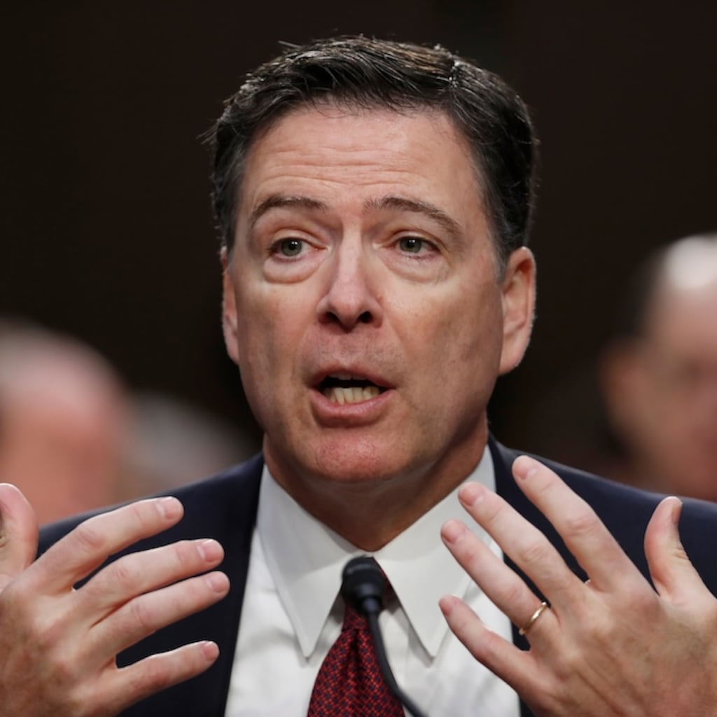 James Comey es acusado de filtrar información de defensa nacional a un periodista