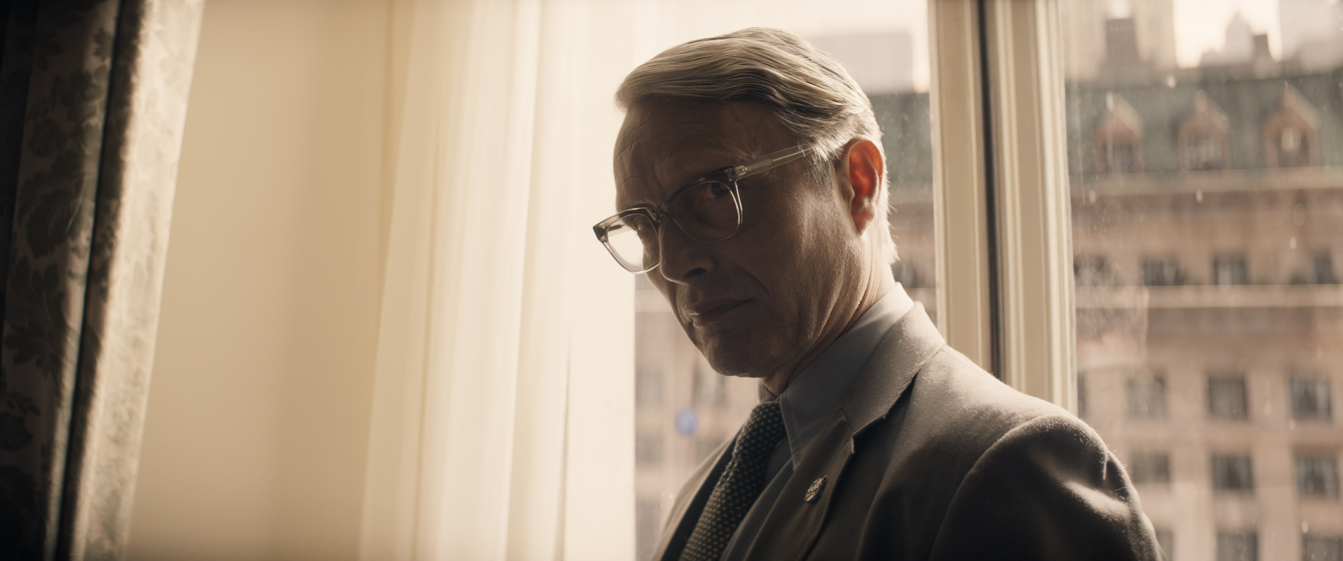 Mads Mikkelsen como el Doctor Jürgen Voller en Indiana Jones y el Dial del Destino