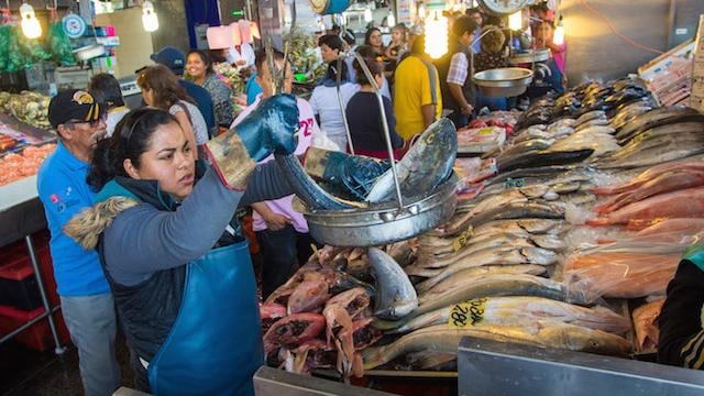Vendedora de pescado en La Nueva Viga.