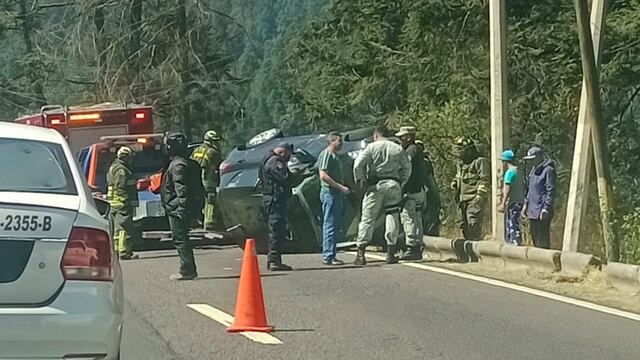 Volcadura en autopista México-Toluca hoy