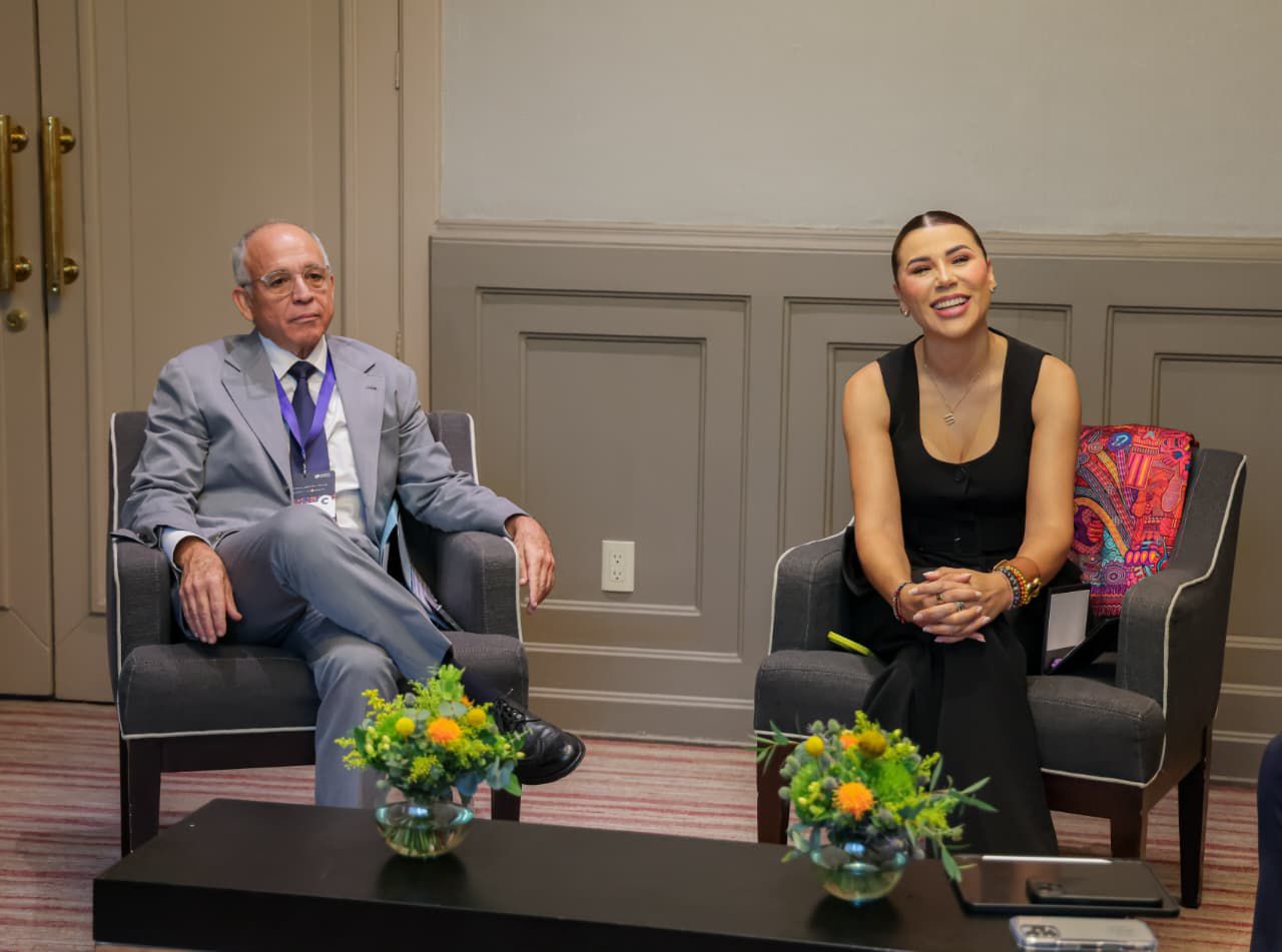 Marina del Pilar celebra récord de más de un millón de cruceristas en Ensenada.