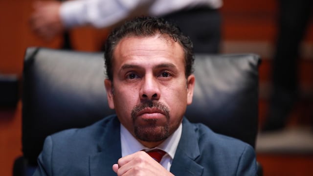 Acusan a Ricardo Velázquez, senador de Morena, de plagiar iniciativa que pretende reducir la jornada laboral en México