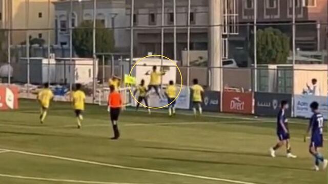 Cristiano Ronaldo Jr. celebró como su padre tras anotar gol con el Al-Nassr juvenil.