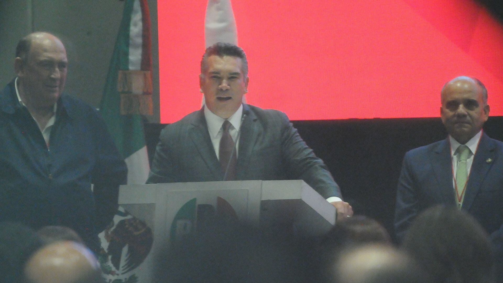 El patriarcado del PRI, Xóchitl Gálvez candidata y las fast-encuestas