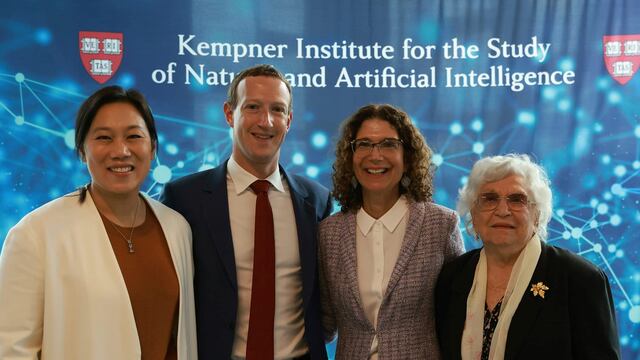 Mark Zuckerberg con su esposa y familia en el anuncio del patrocinio al Instituto Kempner