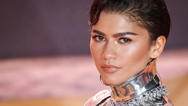 Zendaya en traje de Thierry Mugler