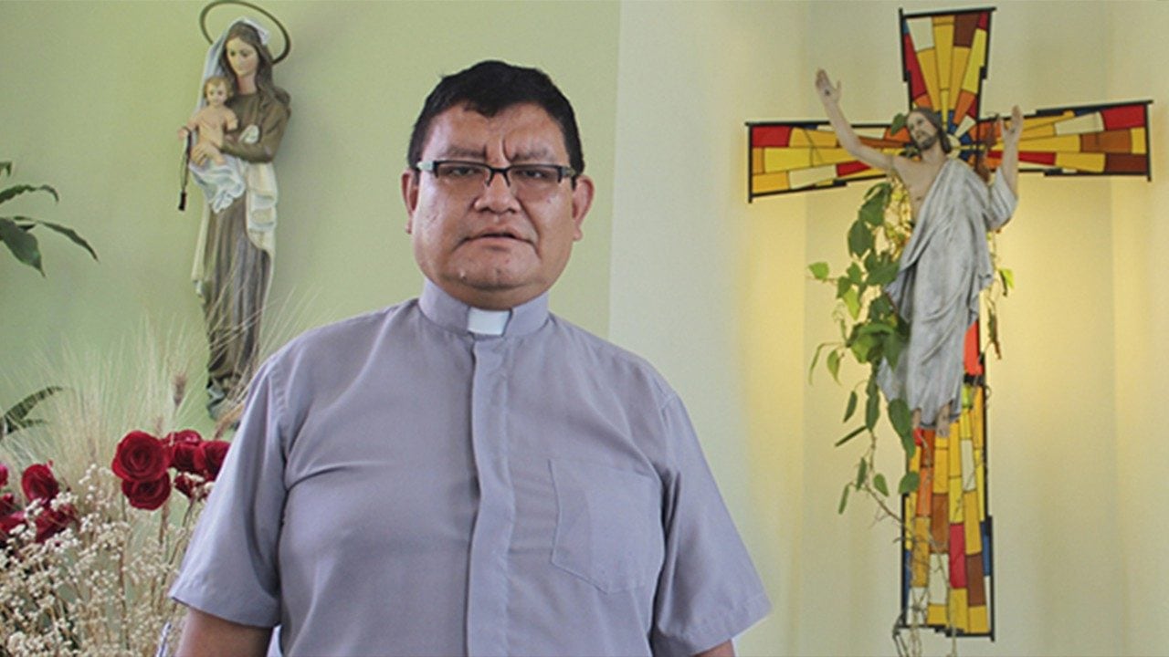Miguel Ángel Contreras Llajaruna, obispo auxiliar de la diócesis del Callao, Perú.