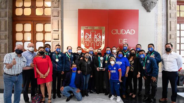 Claudia Sheinbaum y el Cruz Azul