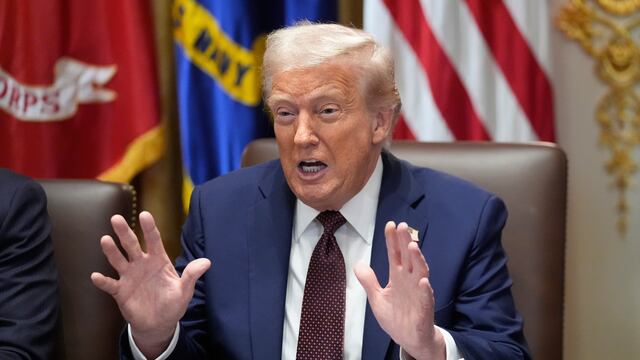 Esto dijo Donald Trump sobre las energías renovables.