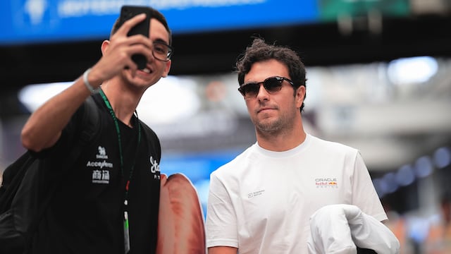 Ya se sabe la razón por la que Checo Pérez se quedaría en Red Bull