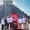 Joaquín Díaz Mena recibe la Copa del Mundo en Chichén Itzá