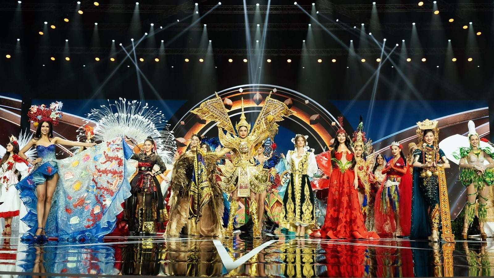 Fátima Bosch: su padre desmiente vínculos con Raúl Rocha Cantú