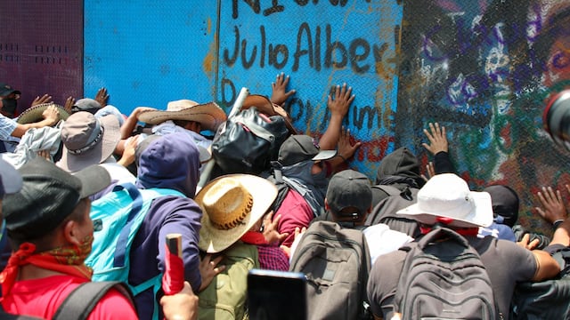 Protesta de la CNTE deja un herido por cohetones en CDMX