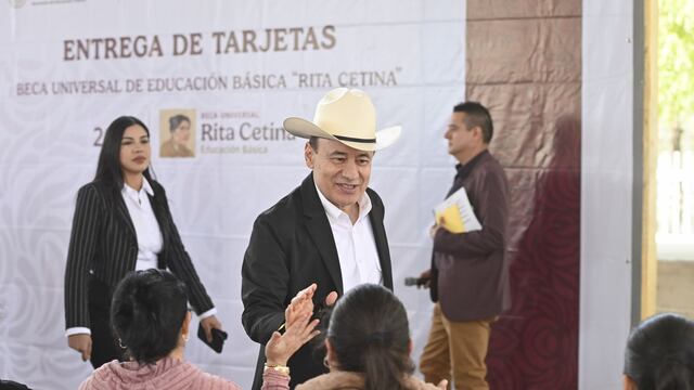 Alfonso Durazo entrega Beca Universal Rita Cetina